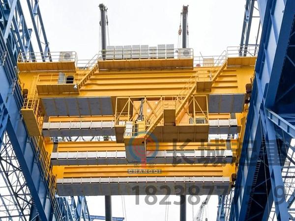 單梁起重機和雙梁起重機的區(qū)別 冶金鑄造吊生產(chǎn)