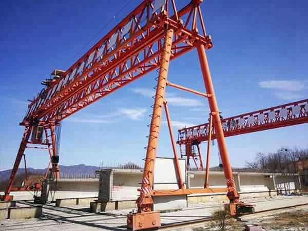 河南漯河100T龍門吊廠家 出租半門式起重機