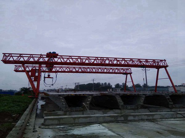 云南德宏龍門吊廠家 60t門式起重機(jī)行走結(jié)構(gòu)