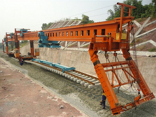 河南濮陽架橋機廠家首創(chuàng)雙導梁式