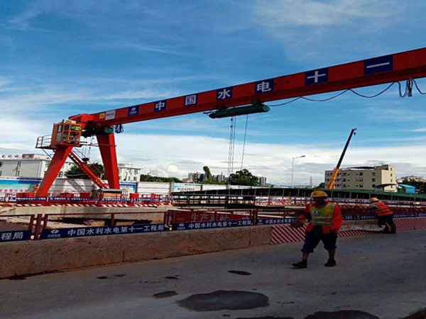 云南文山龍門吊廠家不二拍檔