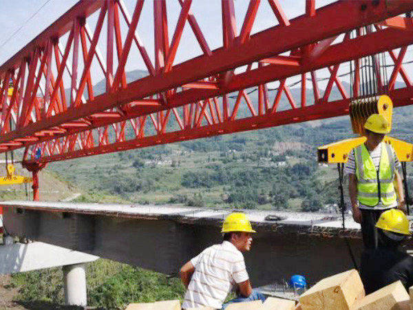 云南西雙版納120噸架橋機(jī)租賃廠家斷梁